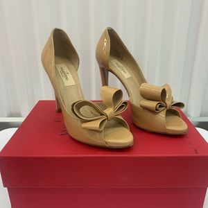 Authentic Valentino heels. Size 6